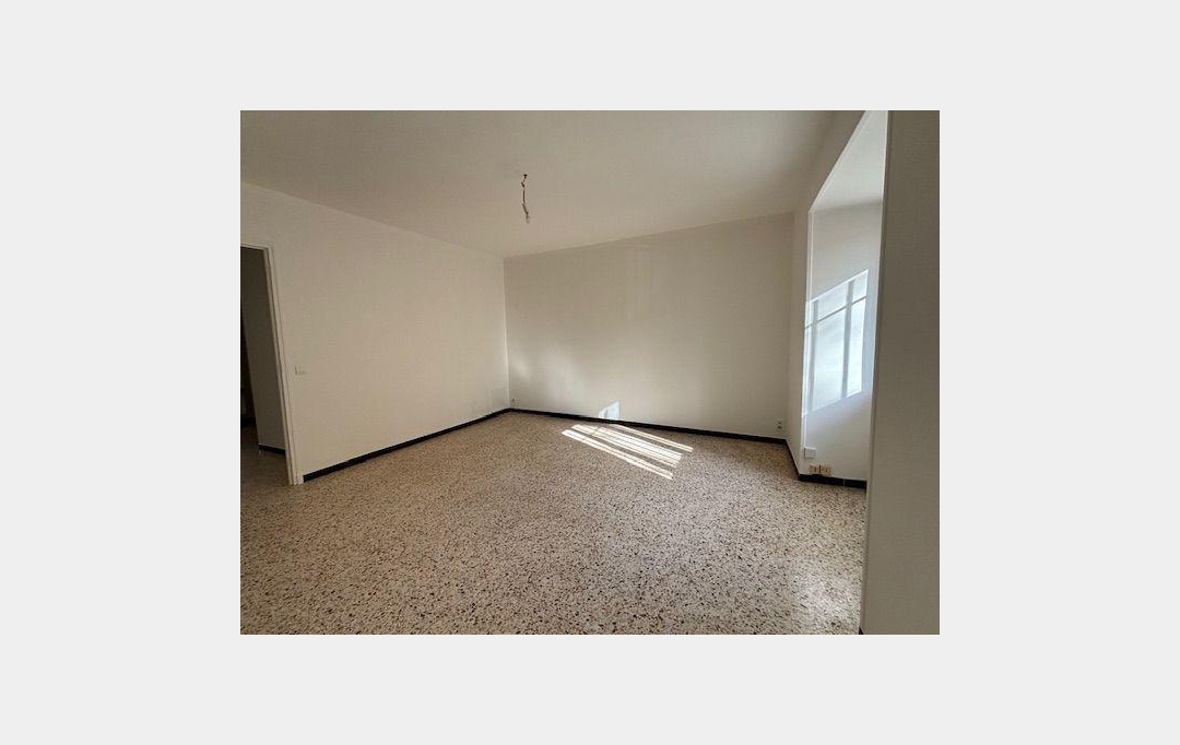 Annonces MARGUERITTES : Apartment | REMOULINS (30210) | 68 m2 | 660 € 