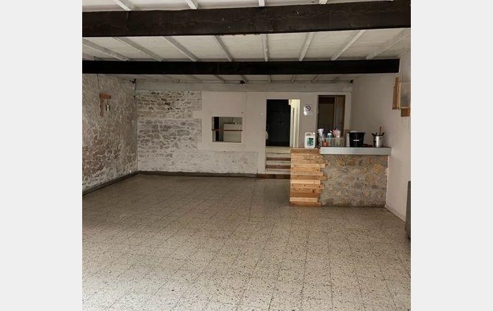 Local commercial   NIMES  105 m2 100 000 € 